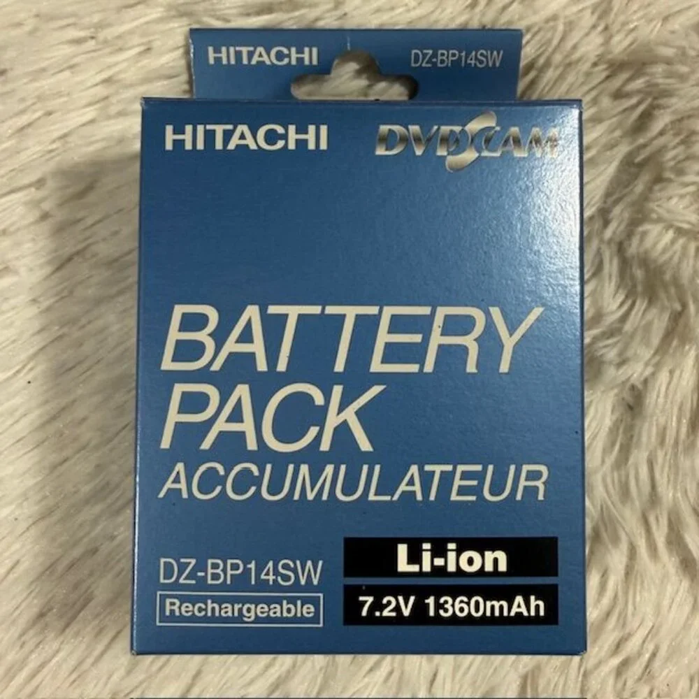 Hitachi DZ-MV550A DVD CAM 18x Optical 500x Digital Zoom Camcorder